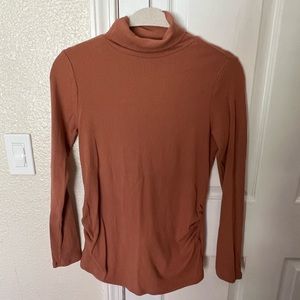 Long sleeved maternity shirt